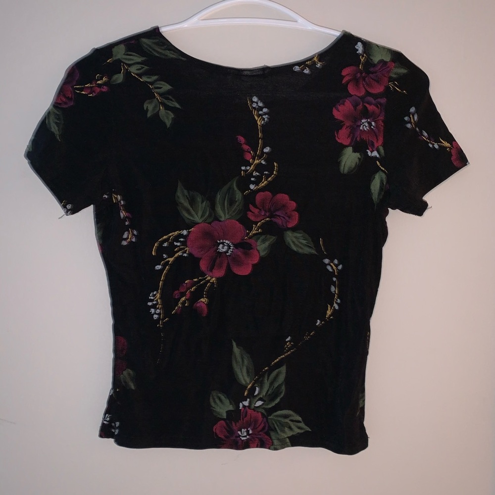 Vintage Black Rose Print Tee Size Small
